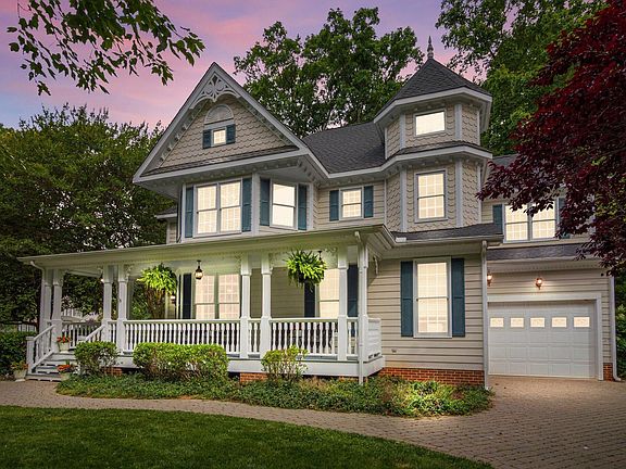 2nd image of 1702 McRae Pl