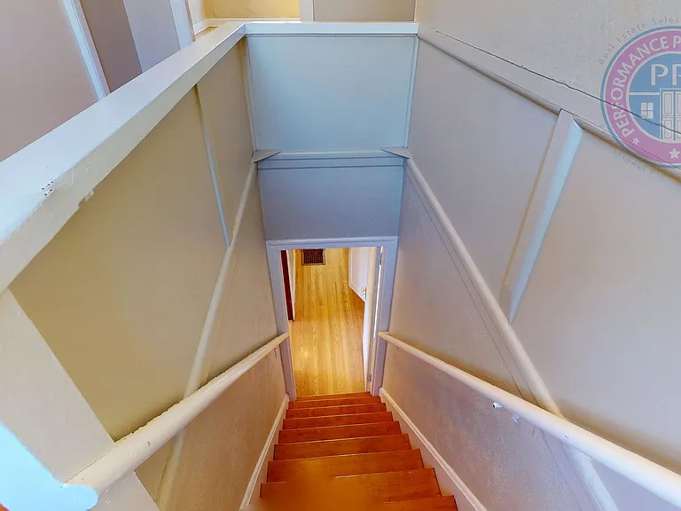 2605 NE 9th Ave — Photo 20