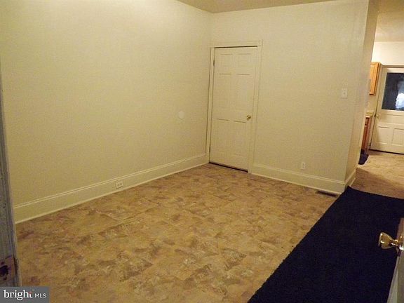 4th image of 812 N Lombard St