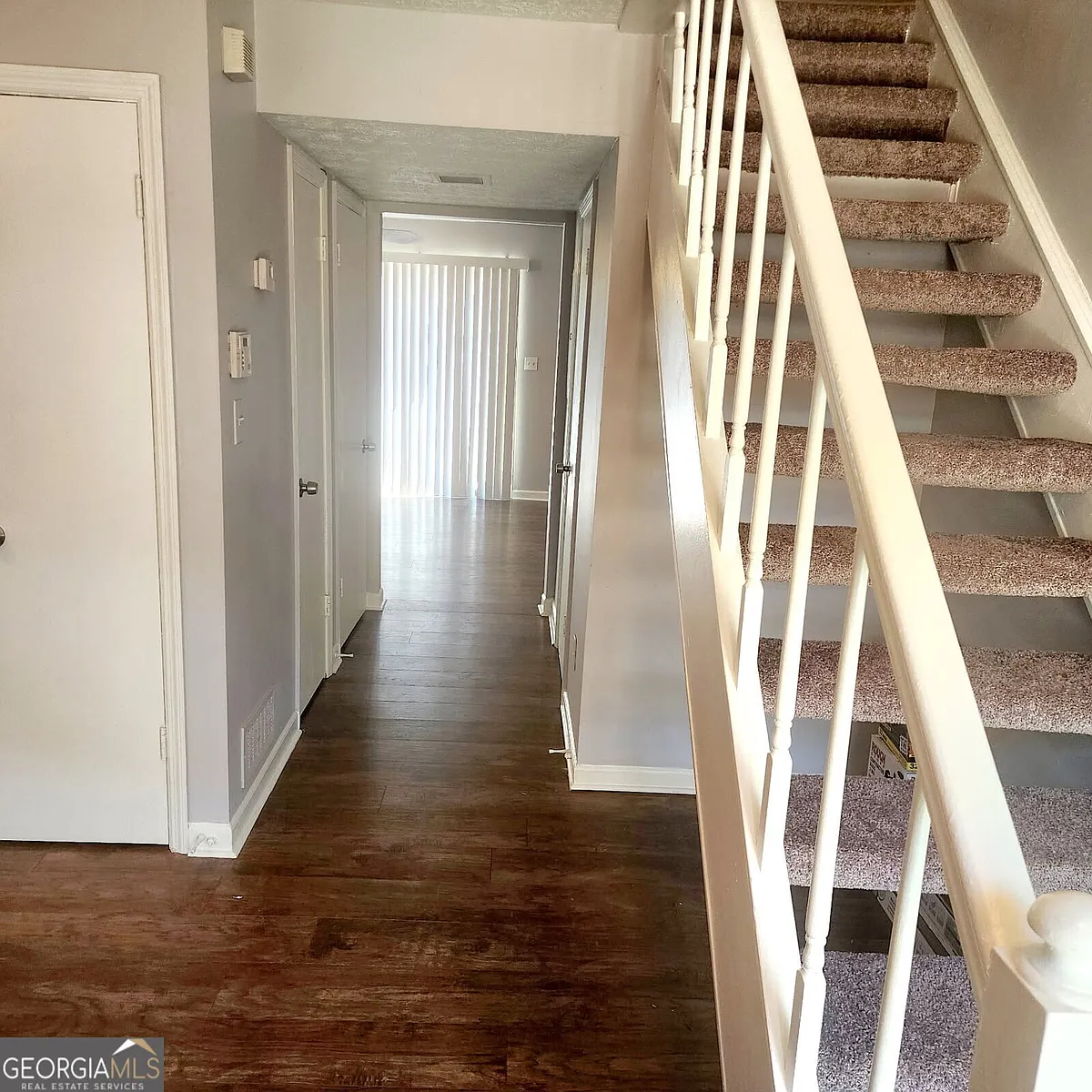 Building Photo - 6572 Sleepy Hollow Ln