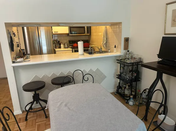 393 West 49th Street 2U image 21 of 22