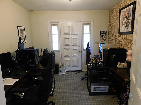 5th image of 6 Oakwood Dr