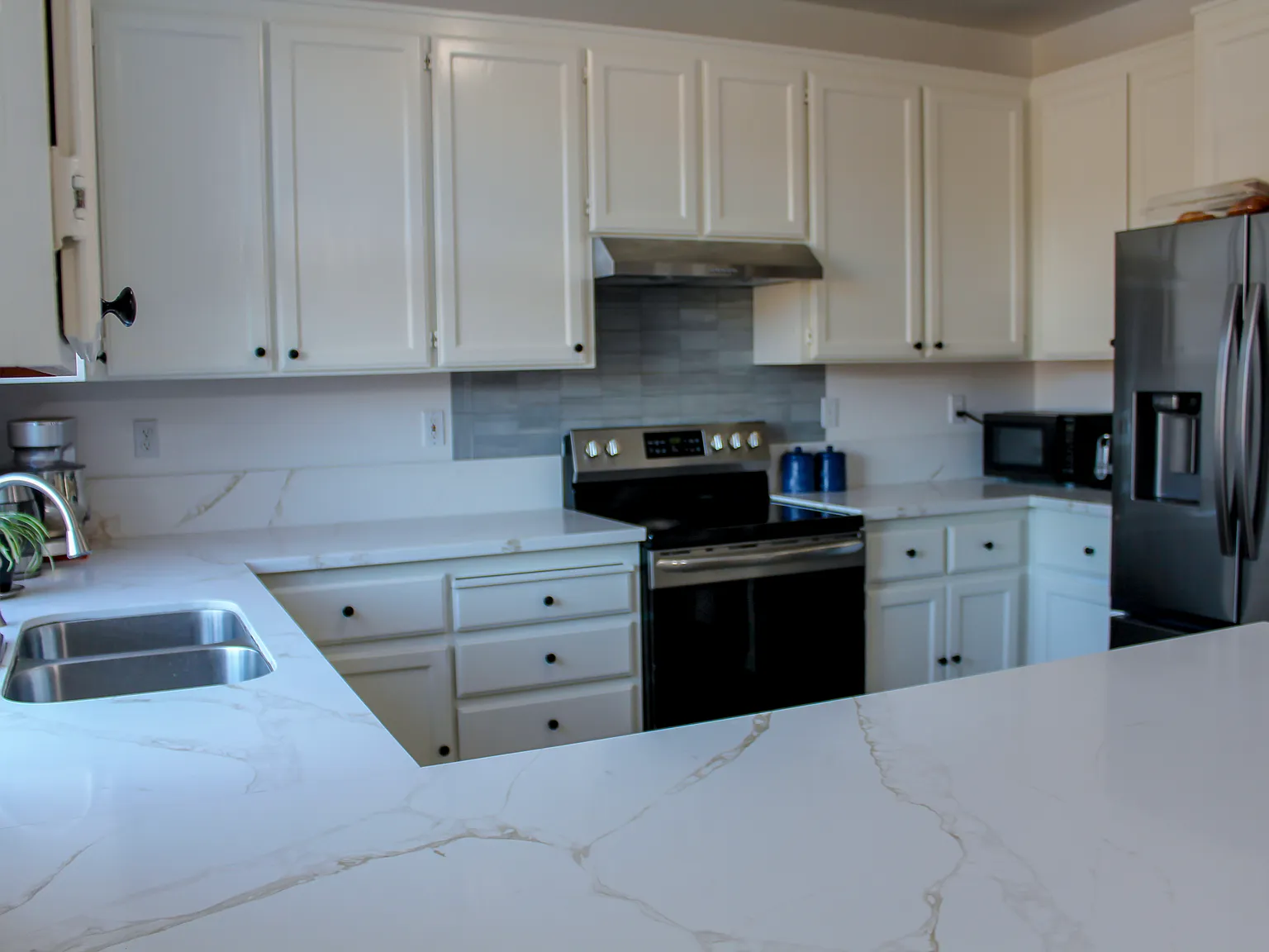 4 bed, 1913 sqft, $3,900 — Photo 3
