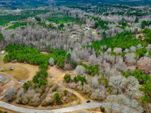 1027 Radiant City Rd, Nauvoo, AL 35578