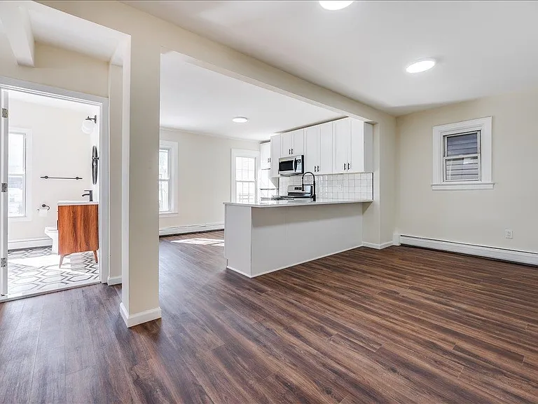 97 Saint Pauls Ave #2 — Photo 8