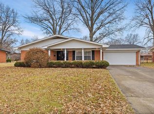 57 Rugby Dr, Belleville, IL 62226