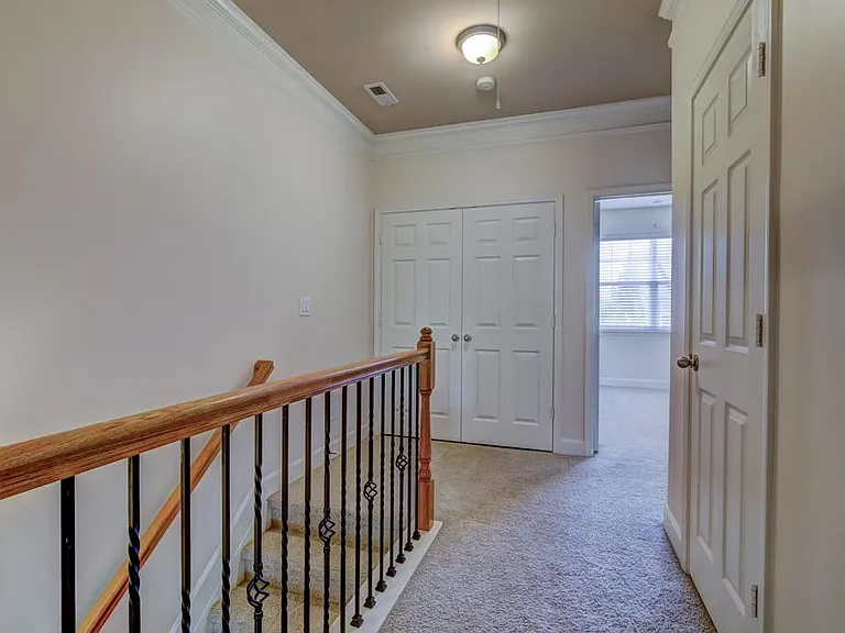 2027 Cobblestone Cir NE — Photo 28