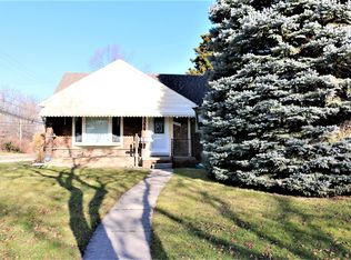 25346 Fairway Dr, Dearborn, MI 48124