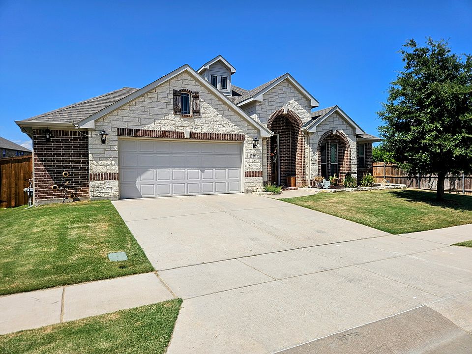 1st image of 210 Spruce Valley Dr