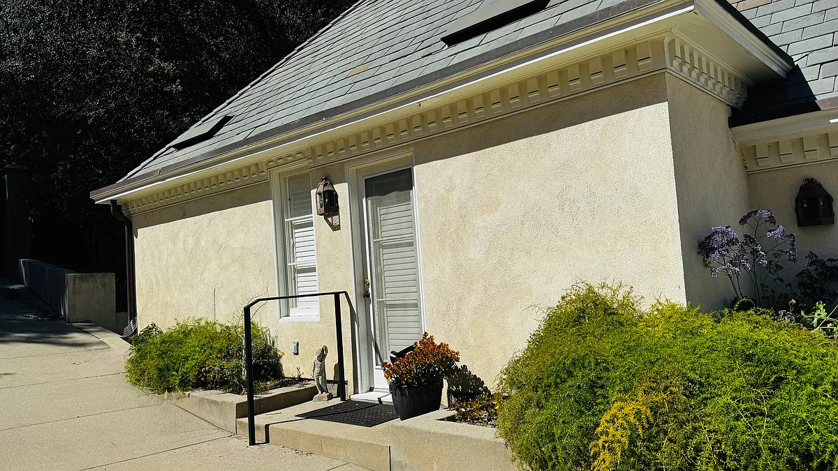 Building Photo - 50 S San Rafael Ave