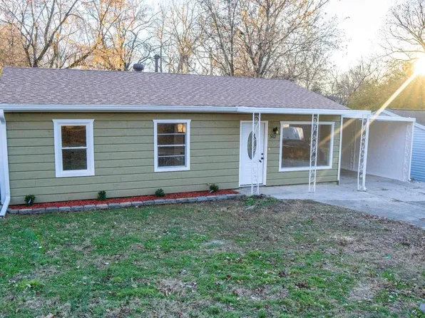 502 South St, Flippin, AR 72634