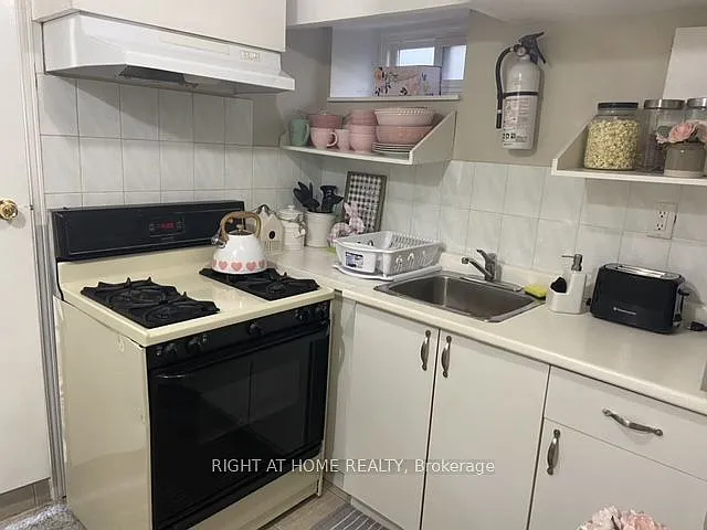 16 bed, $850 — Photo 2