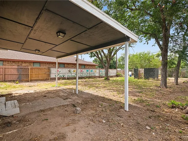 2517 W Hackberry Ave — Photo 20