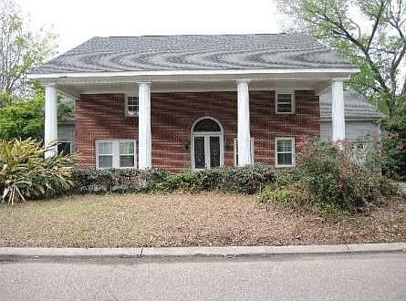 2nd image of 1560 Stephens Ave