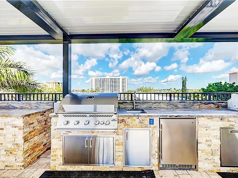 525 N Ocean Blvd #919 — Photo 31