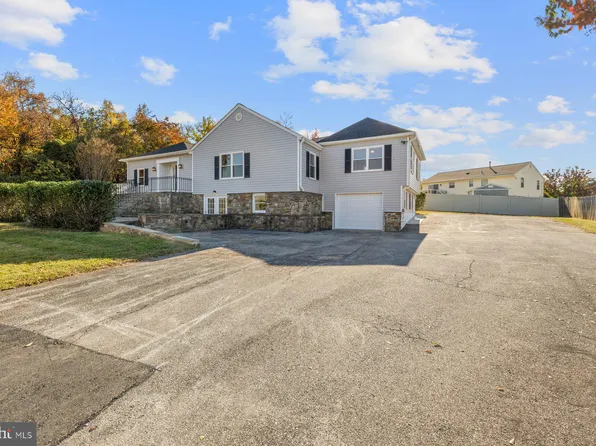 7005 Beacon Light Rd, Riverdale, MD 20737