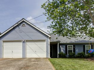 914 River Rock Dr, Woodstock, GA