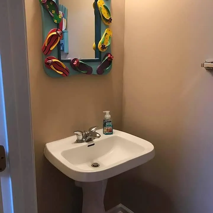 Powder room.