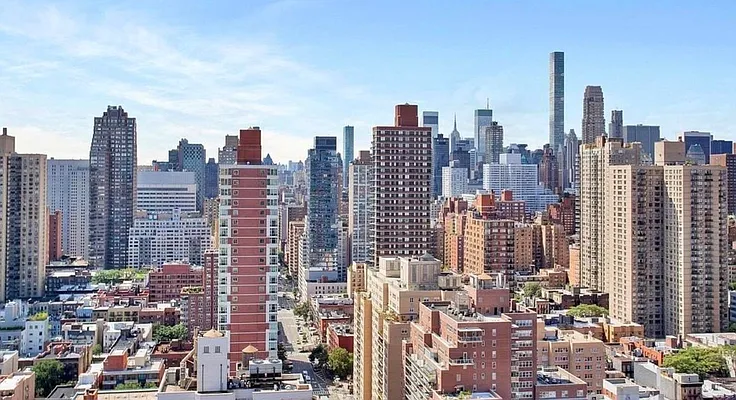 Rented by Level Group | media 1