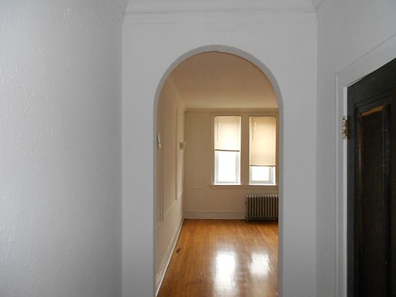4th image of 6822 N Ashland Blvd APT 4A