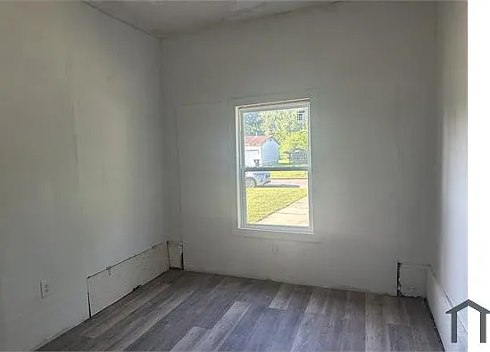 835 E 52nd St N — Photo 7