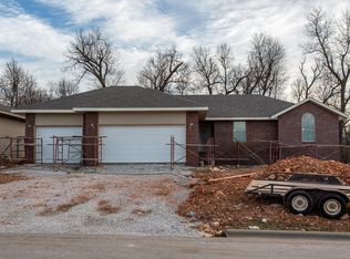 1946 W Springdale St, Springfield, MO 65803