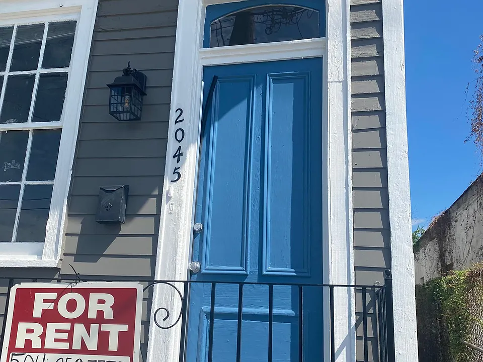 2045 Jackson Ave