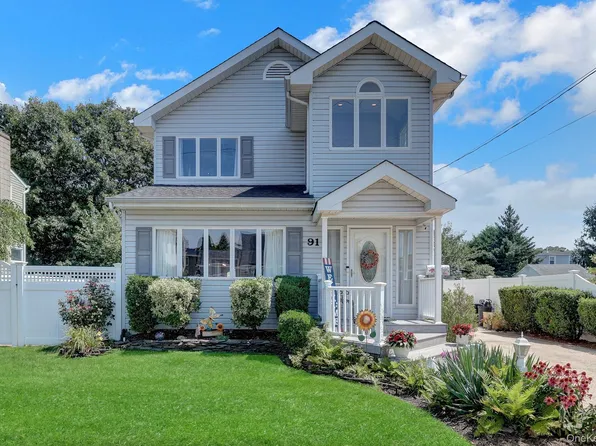 91 Charles Avenue, Massapequa Park, NY 11762
