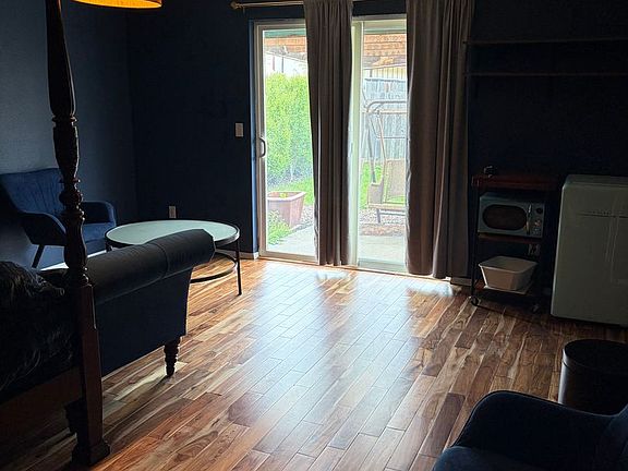 2nd image of 206 Doris Dr