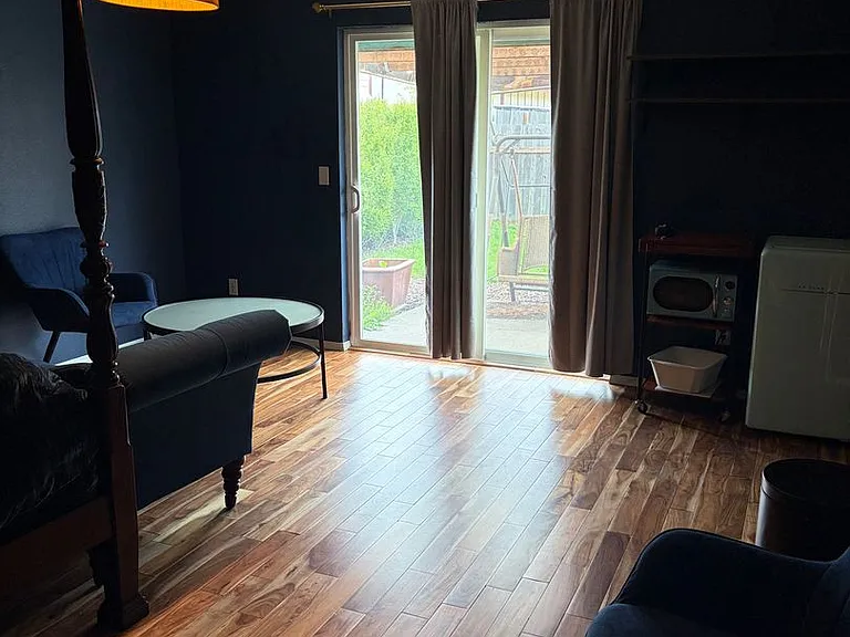 206 Doris Dr — Photo 2
