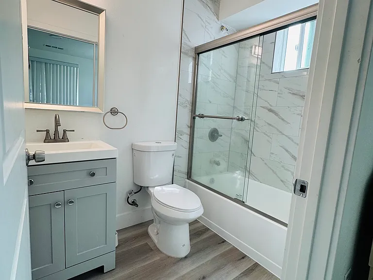 215 E 29th St #1/2 — Photo 15