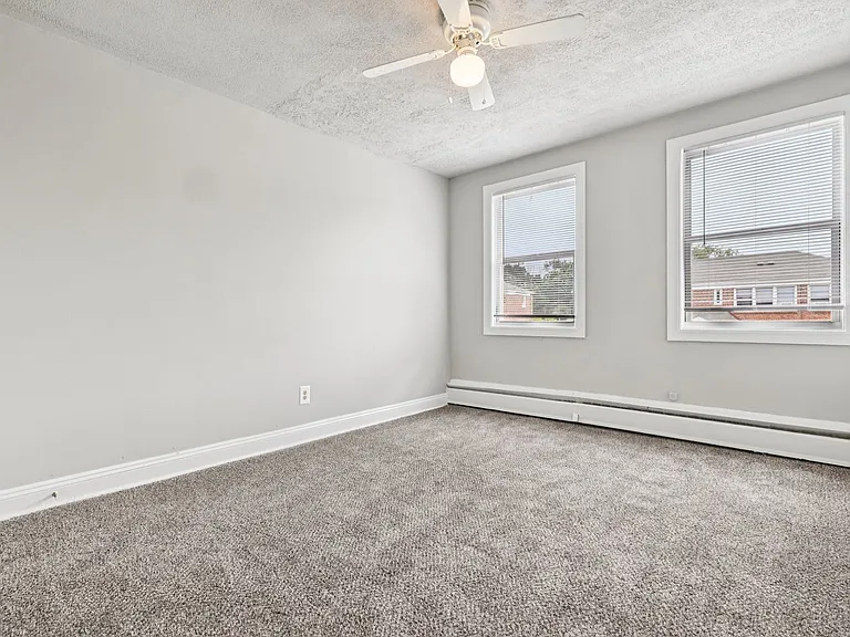 Oaklee Village Apartments — Photo 55