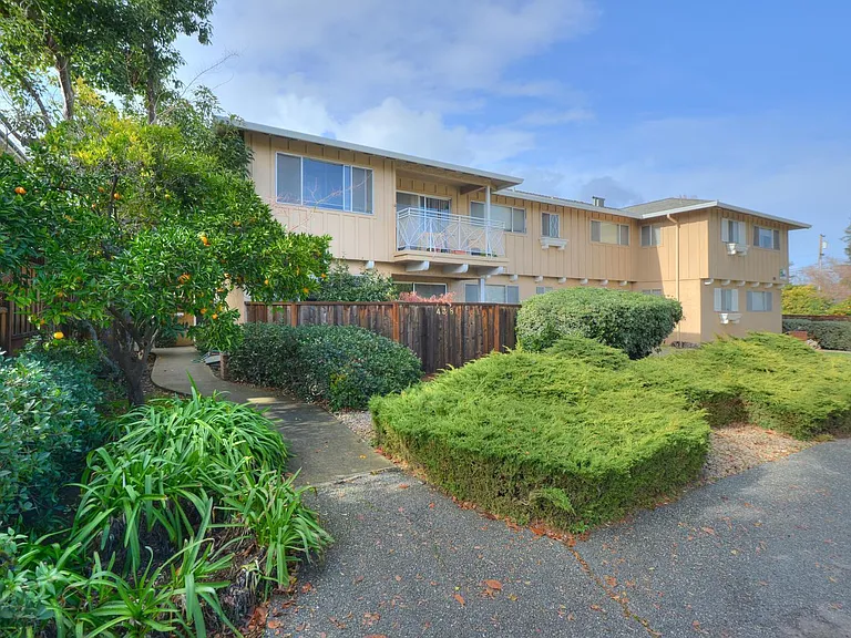 438 Gabilan St — Photo 1