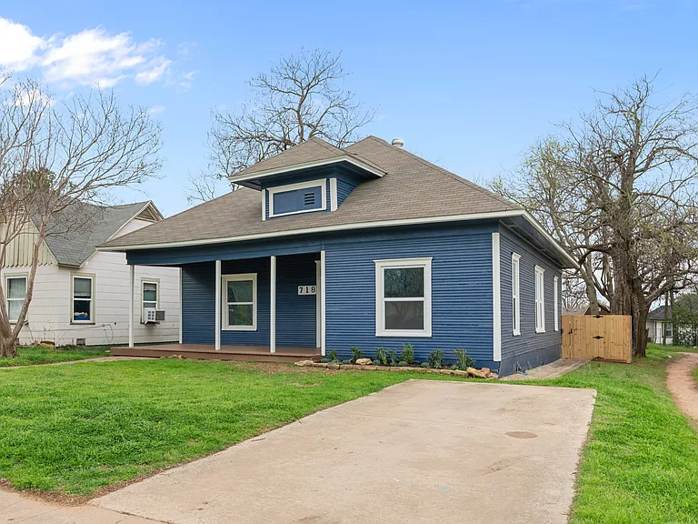 718 W Monterey St — Photo 27