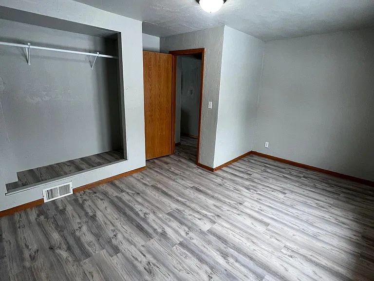 240 Kaukauna St #240.5 — Photo 9