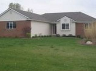 3251 Prescott Dr, Howell, MI 48843