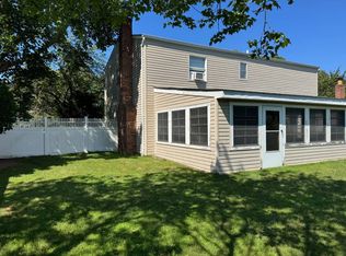 8 Bernice Ct, Coram, NY 11727