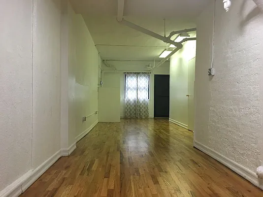 Rented by Metro Prop NY Corp | media 19
