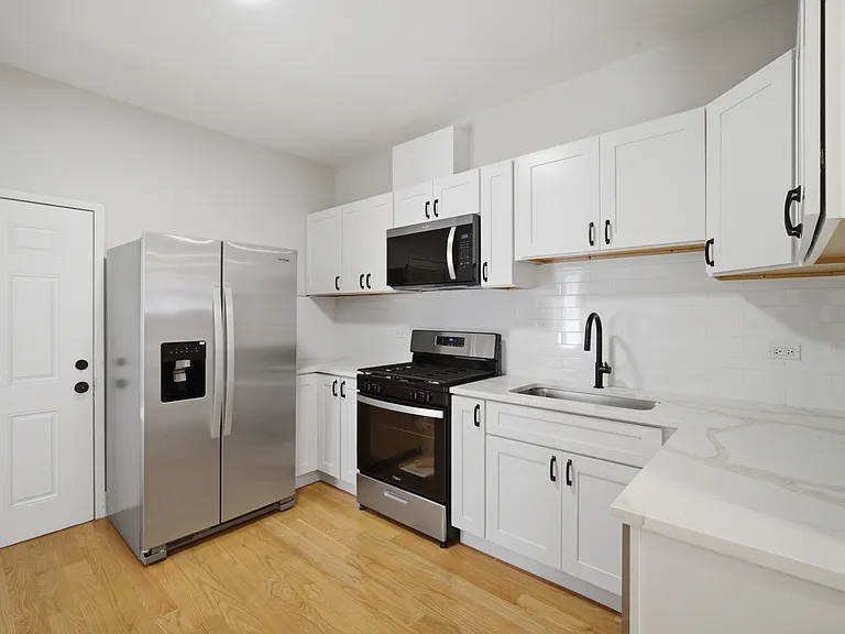 921 W Wilson Ave #3W — Photo 3