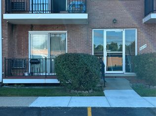 32175 Beaconsfield St #40, Roseville, MI 48066