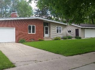526 Reber Ave, Waterloo, IA 50701