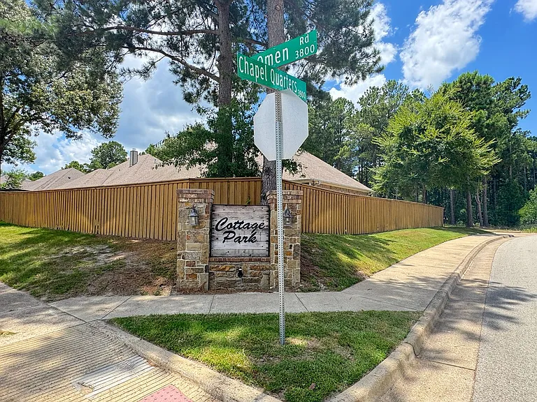 3945 Old Omen Rd — Photo 2