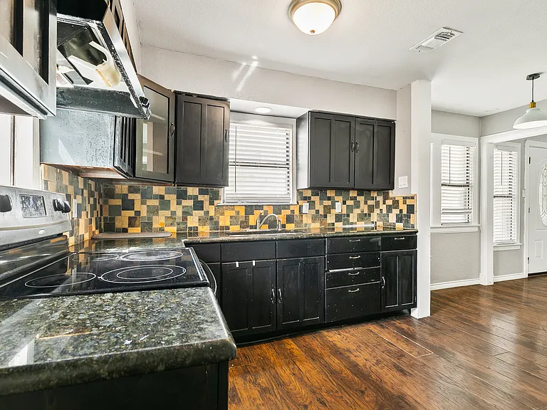 3422 W Jefferson Blvd — Photo 17