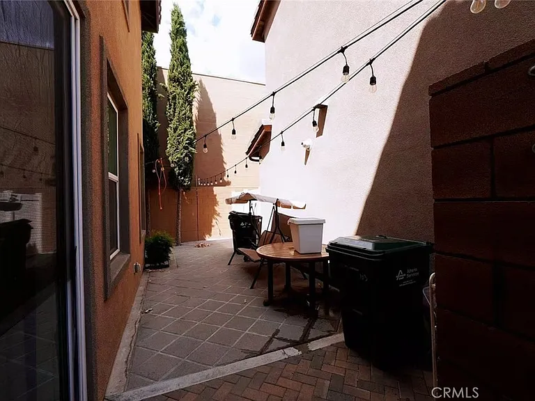 103 Cambria Ct — Photo 3