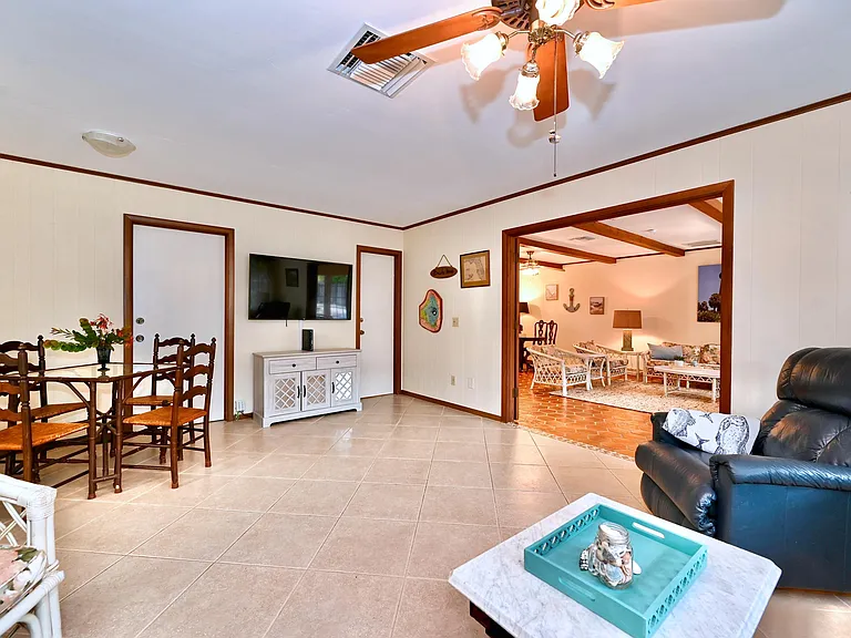 129 Alhambra Pl — Photo 27