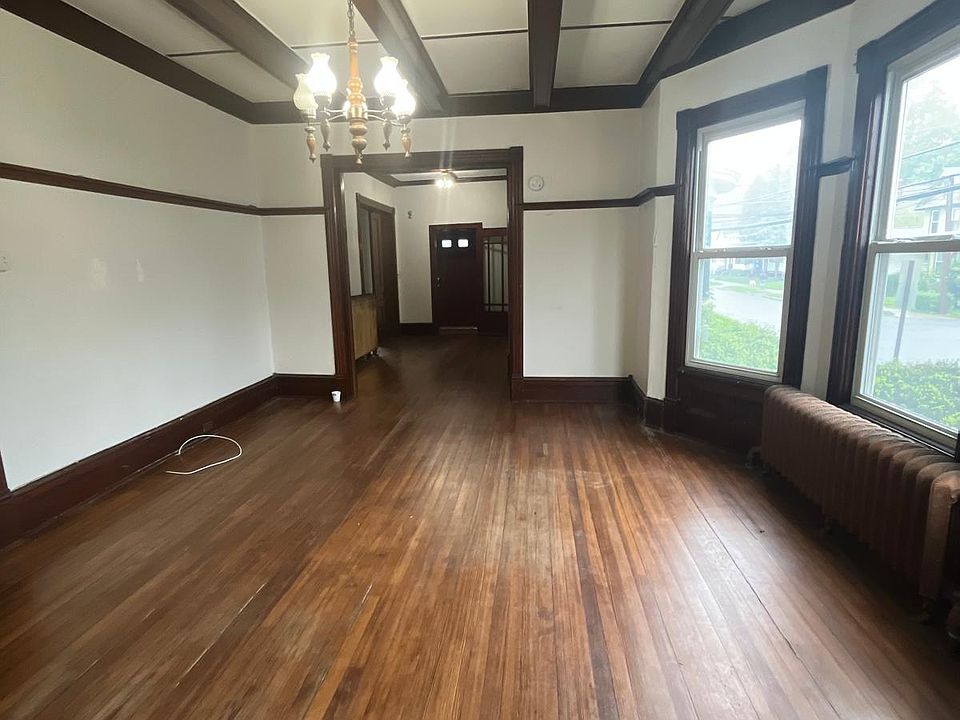 1st image of 32 Balding Ave Floor 2