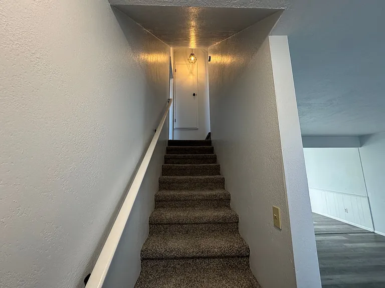 637 SW 9th St — Photo 15