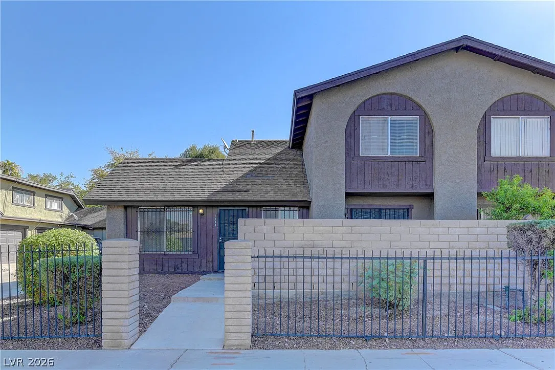 2 bed, 2.5 bath, 1365 sqft, $1,600 — Photo 1