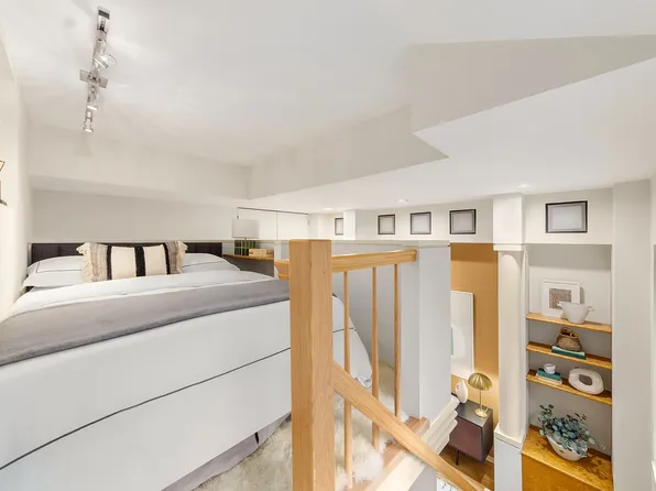 247 West 12th Street LOFT-A image 11 of 12