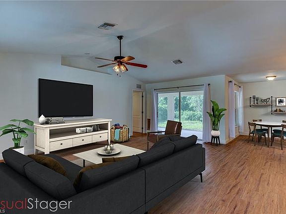 4th image of 1158 Darling St E